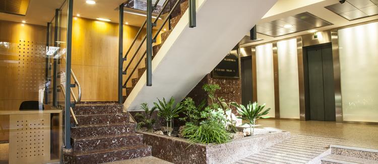 Entrada Antonio Valcarreres 1-3-5, Zaragoza